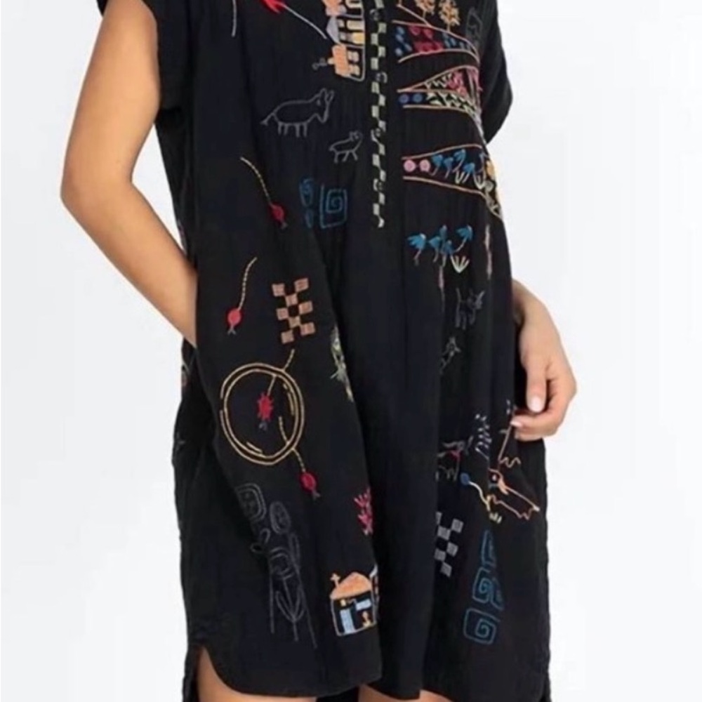 Johnny Was Biya Embroidered Black Boho Tunic - Size S - Floral Silk Blend - NWOT - Picture 2 of 15